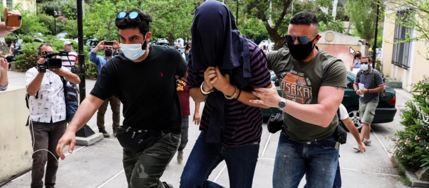 Δίωξη για προσβολή γενετήσιας αξιοπρέπειας κατά συρροή σε βάρος του 22χρονου για την επίθεση στη Νέα Σμύρνη